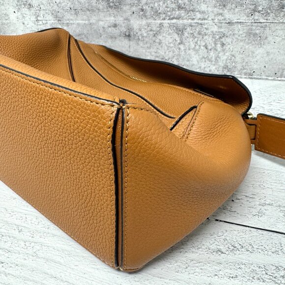 LOEWE Small Textured Leather Puzzle Bag Tan - Picture 6 of 11